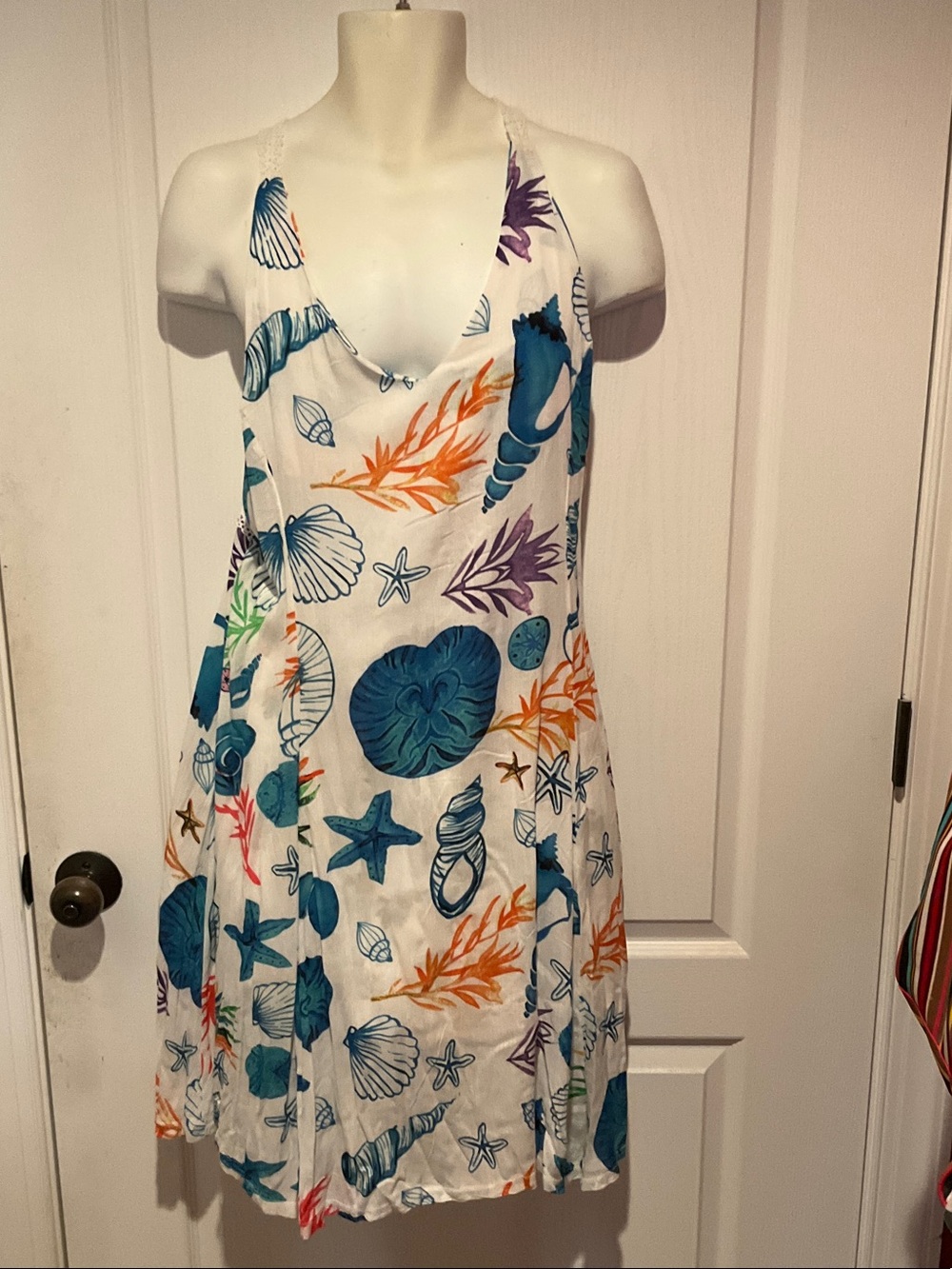 Woman’s White Seashell Print One-Piece Dress - Multicolor Beach Motif. Lace back